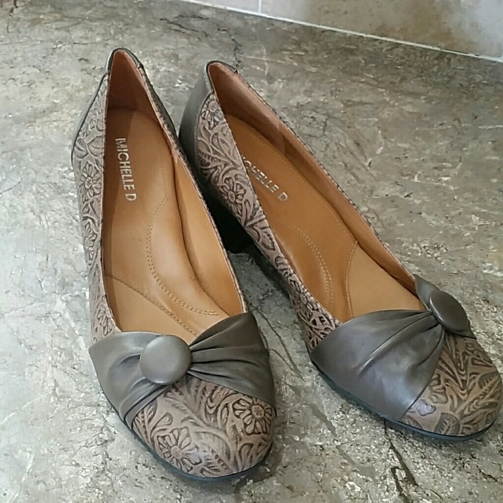 Michelle D Heels